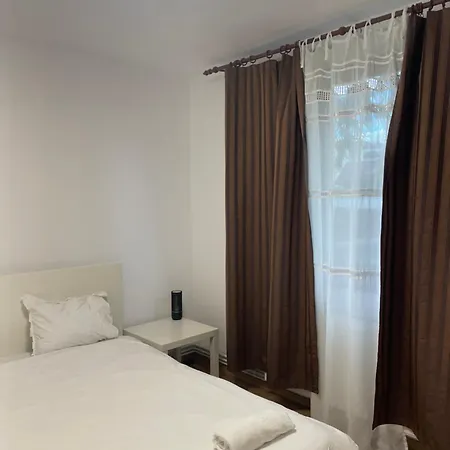 Apartment Peles & Piano *